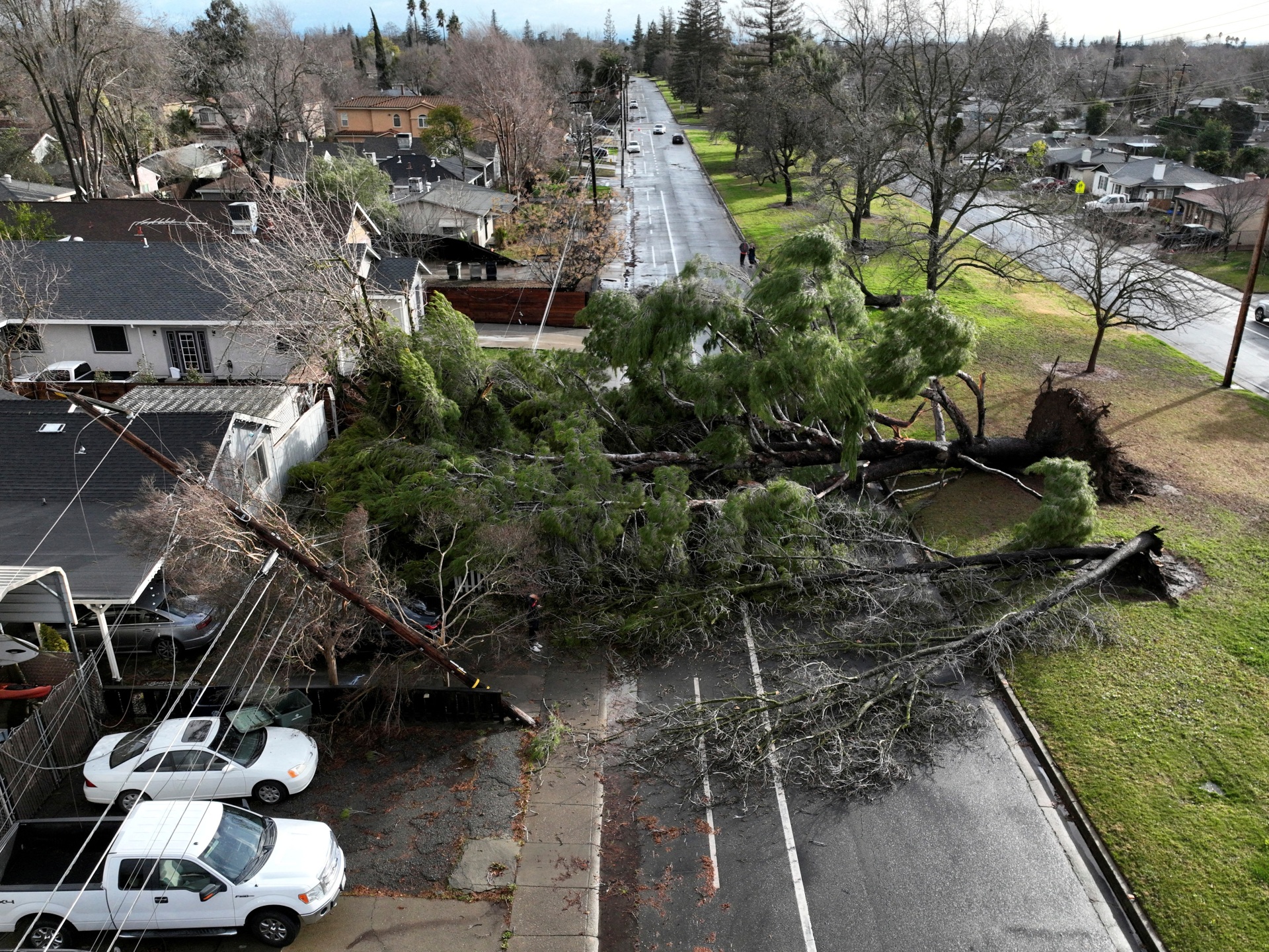 in-pictures:-biden-declares-emergency-for-storm-hit-california