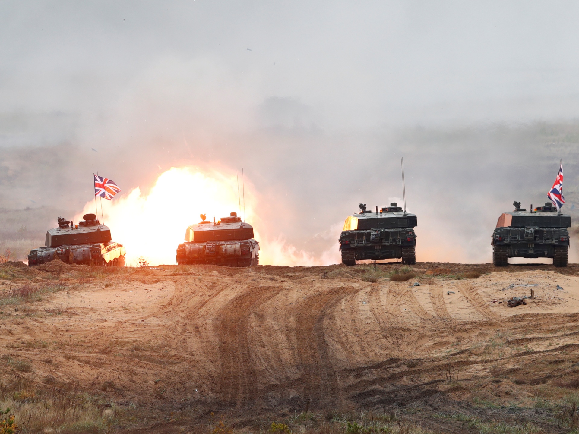 uk-pledges-to-provide-battle-tanks-to-ukraine