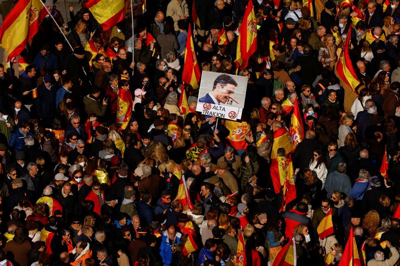 thousands-join-rightist-rally-against-spanish-government