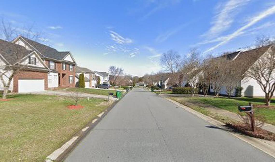 police-shot-someone-in-charlotte’s-university-area-on-saturday,-cmpd-says.-what-we-know