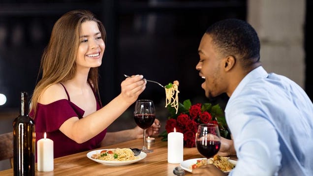 the-5-worst-foods-to-order-on-a-first-date