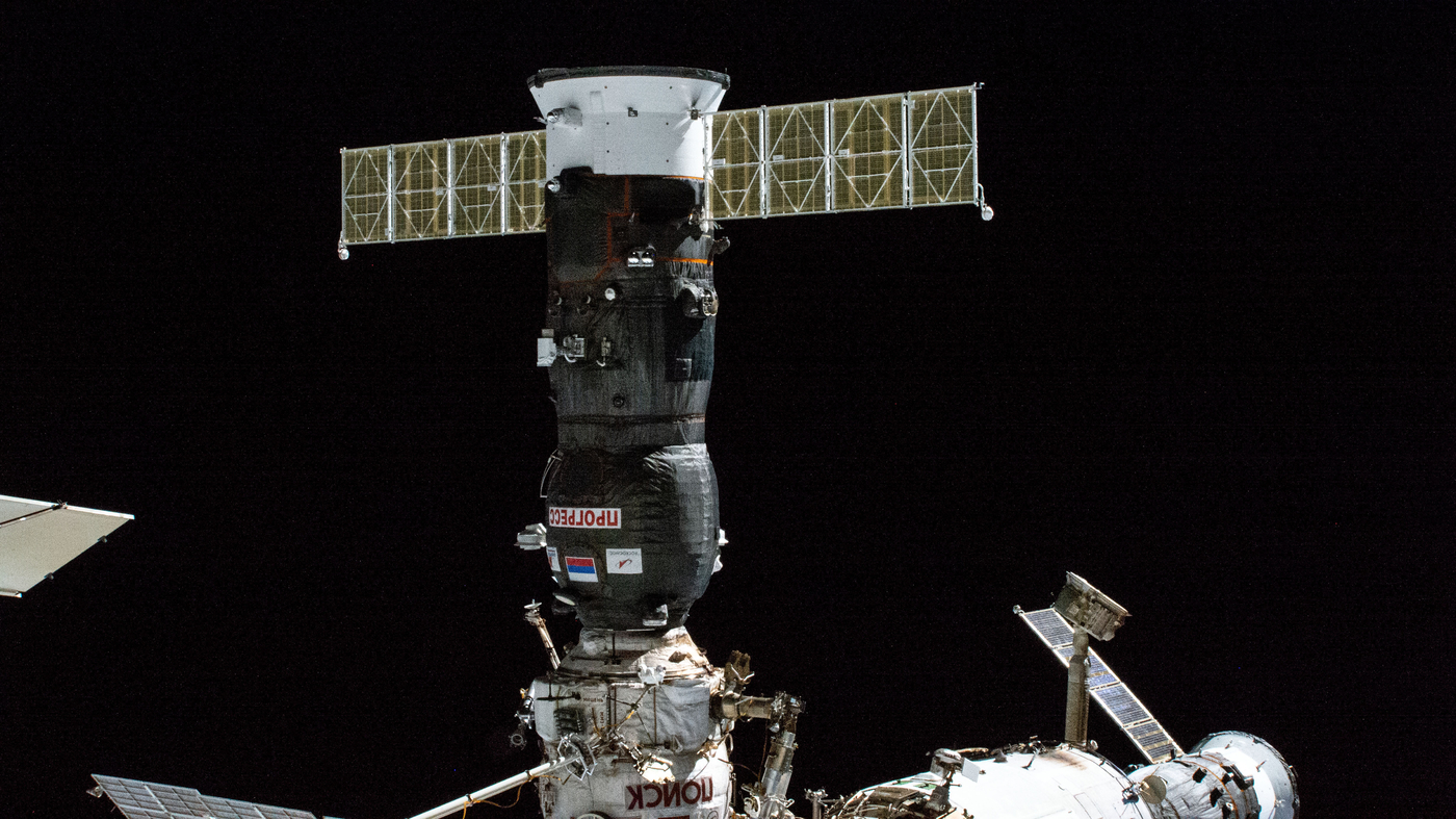 an-uncrewed-russian-spacecraft-docked-at-the-space-station-loses-cabin-pressure