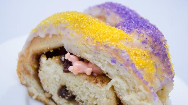 don’t-worry,-(some)-king-cakes-still-have-the-baby-inside