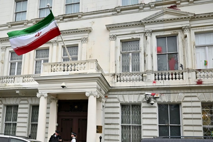 uk-summons-iran-envoy-over-‘threats’-to-uk-based-iranian-journalists