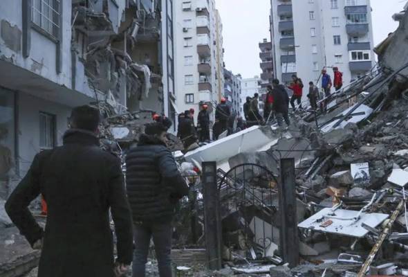 death-toll-from-powerful-twin-earthquakes-in-southern-turkiye-rises-to-42,310