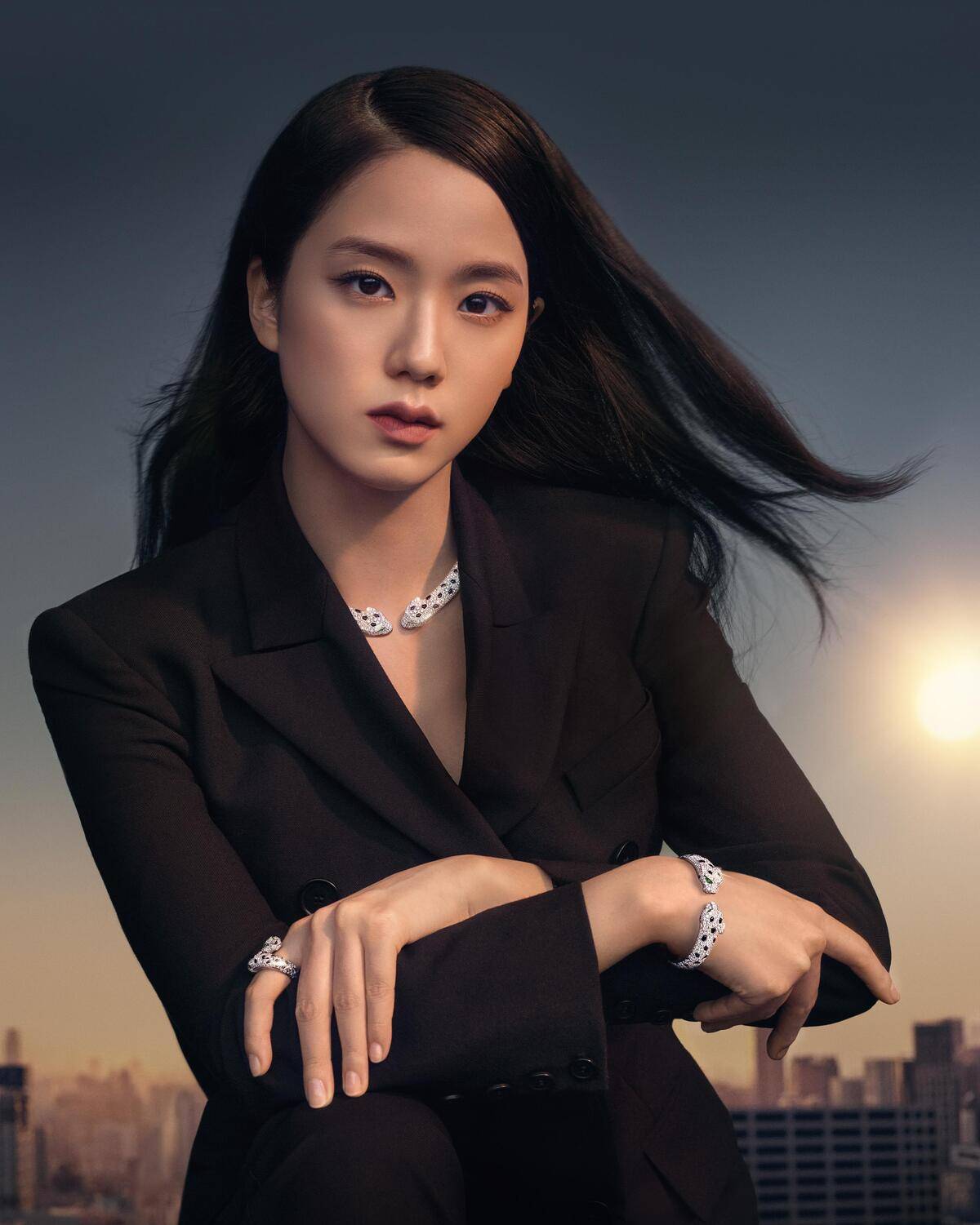 panthere-de-cartier-campaign-stars-jisoo-of-blackpink-|-senatus