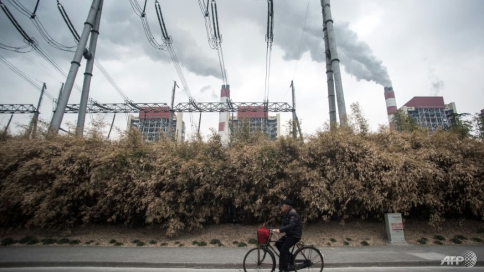 china-ramps-up-coal-plant-approvals-despite-emissions-pledge:-report