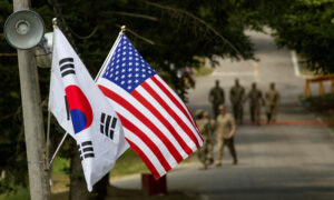 us-nuclear-submarine-docks-in-south-korea-amid-threats-from-north