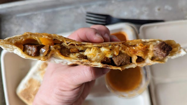 chipotle’s-‘tiktok-hack’-quesadilla-is-terrific,-except-for-one-thing