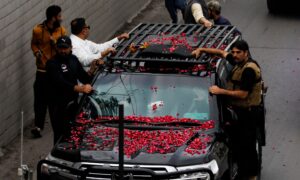 pakistan's-ex-pm-imran-khan-marks-court-presence-as-supporters-clash-with-police