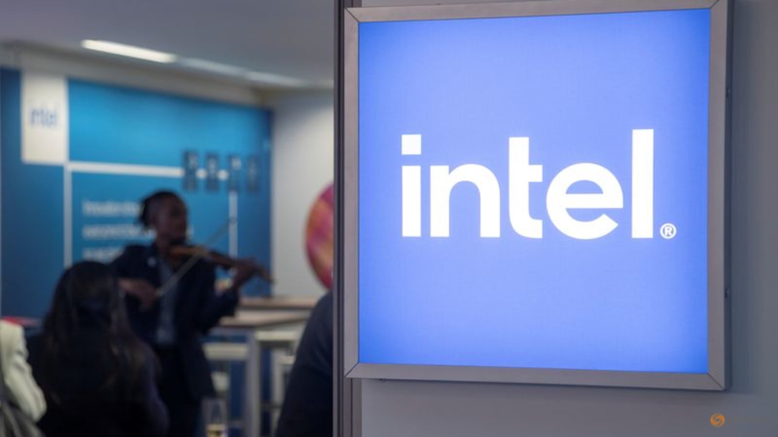 intel's-head-of-graphic-chips-unit-to-depart